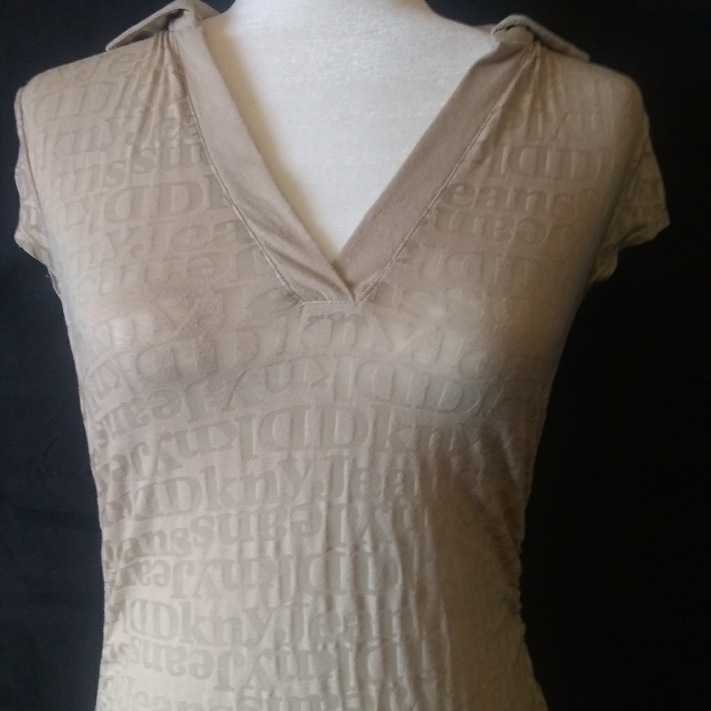 🎁 DKNY Cute Top
